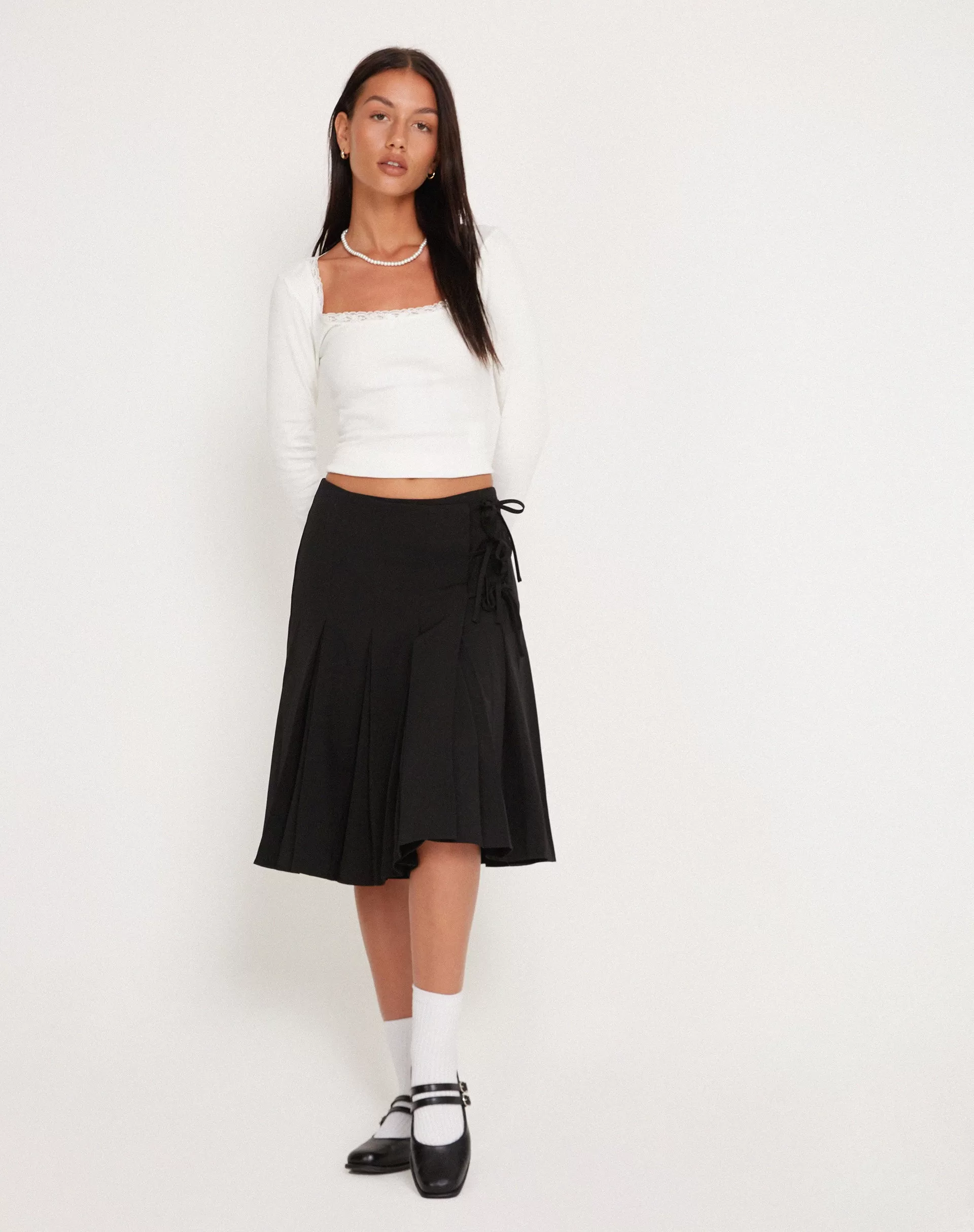 Madelyn Pleated Midi Skirt in Black